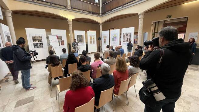 La UCLM inaugura en Toledo una exposición sobre el despertar turístico de la Catedral Primada