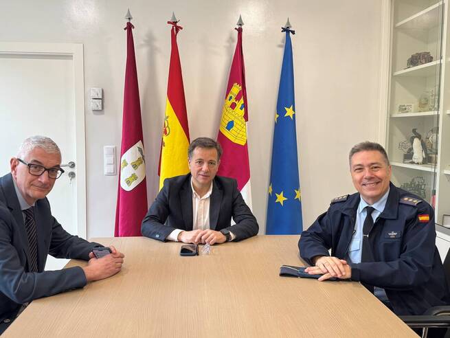 Manuel Serrano ofrece el apoyo del Ayuntamiento a la Jornada BACSI que “abrirá opciones de desarrollo para Albacete gracias a la tecnología aeronáutica”