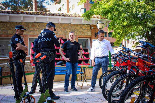 Manuel Serrano destaca el papel del Parque Infantil de Tráfico de Albacete como “un lugar donde niños y niñas aprenden a ser mejores peatones y ciclistas, y se preparan para ser mejores conductores”
