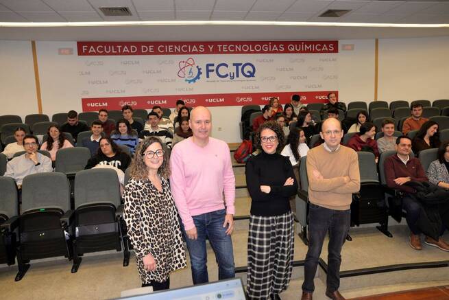 La Facultad de Ciencias y Tecnologías Químicas de la UCLM despeja dudas para mejorar el acceso al mercado laboral de su estudiantado