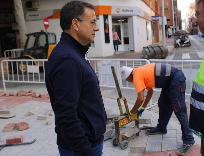 Manuel Serrano anuncia una línea de ayudas para que las comunidades de propietarios puedan adecuar sus espacios de uso público