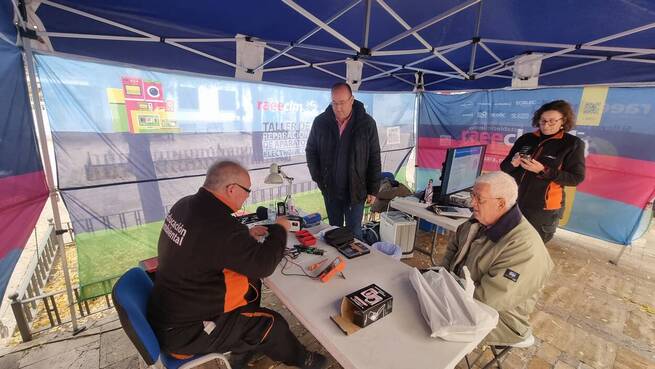 Valdepeñas anima a la reparación de pequeños electrodomésticos para generar menos residuos