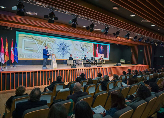 Valverde: Reflexionar sobre cómo mejorar la atención al paciente es clave para avanzar en el bienestar y en la calidad de la prestación sanitaria