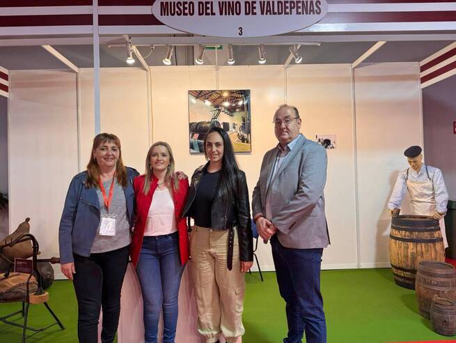 Vanessa Irla destaca la presencia de Valdepeñas dentro de la Feria Nacional del Vino (FENAVIN)