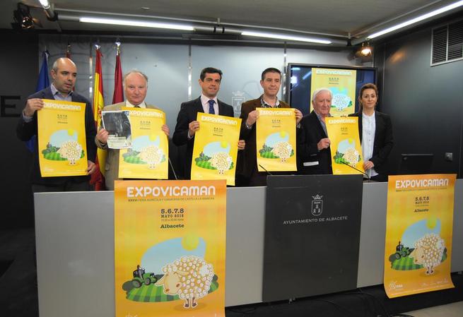 Imagen: Javier Cuenca reitera su apoyo a ‘Expovicaman’ para seguir impulsando la promoción y comercialización del sector primario de Albacete