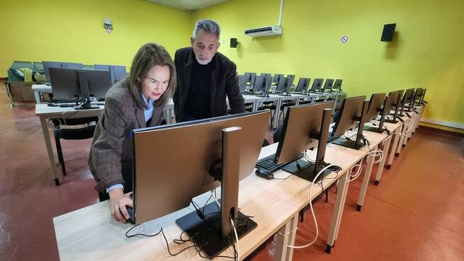 Valdepeñas garantiza su continuidad como sede oficial de pruebas de la DGT creando un aula digital