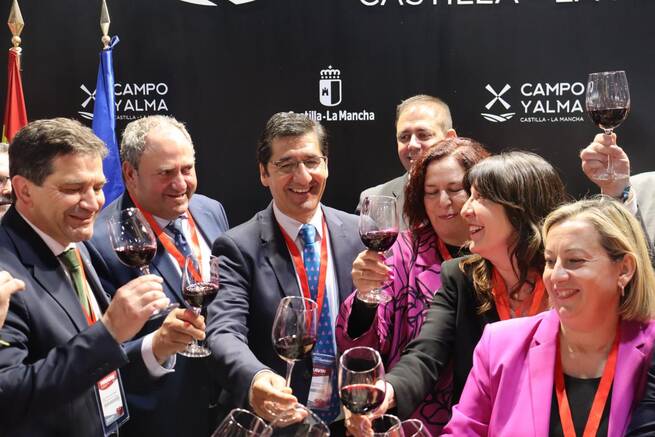 El Gobierno de Castilla-La Mancha consolida su apoyo a FENAVIN como eje de desarrollo e internacionalización del sector del vino de la región