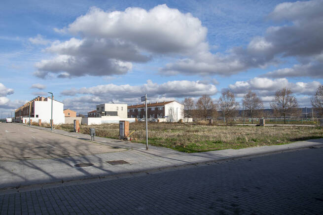 Marchamalo pone a disposición de promotores o personas físicas 28 parcelas de suelo público