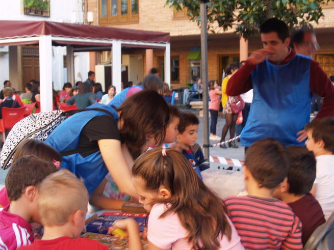 Imagen: Más de 80 voluntarios participan en la tercera edición de la jornada de juegos populares “La Plaza es tuya” de Bolaños