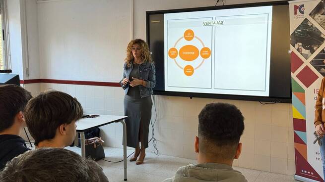 La concejalía de Participación Ciudadana ofrece formación sobre administración electrónica a los centros educativos