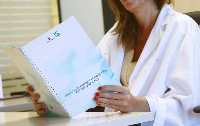 El SESCAM edita una Guía de Adecuación Farmacoterapéutica, con  más de un centenar de recomendaciones sobre el uso racional de medicamentos