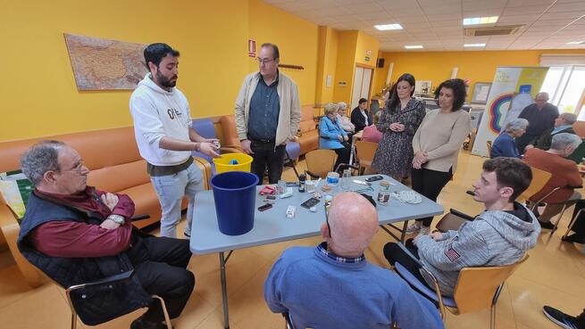 El Centro de Mayores Municipal del Lucero enseña a mejorar el reciclaje de residuos