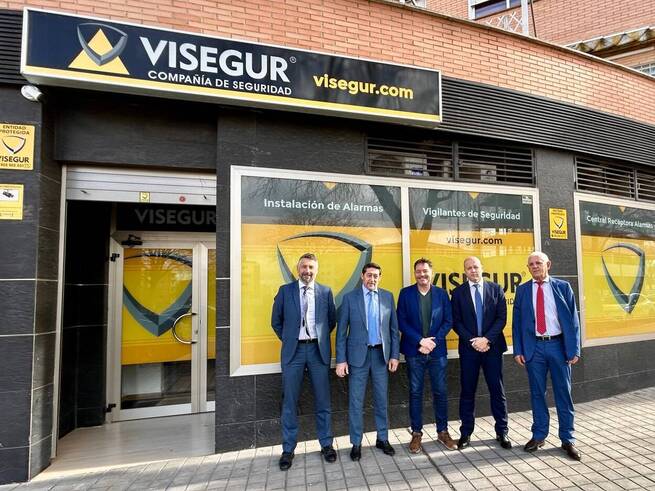 El subdelegado del Gobierno visita Visegur y pone en valor la aportación de la seguridad privada a la seguridad y al empleo en la provincia