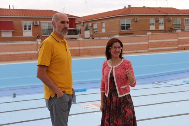 Imagen: Apertura de la piscina municipal de Migueturra el día 13 
