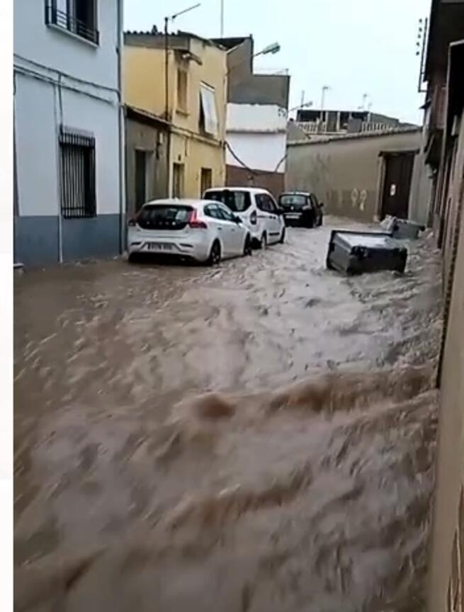 Se normaliza la situación en Villarrubia de los Ojos, donde una fuerte tormenta provocó ayer tarde inundaciones en algunos sótanos y locales 