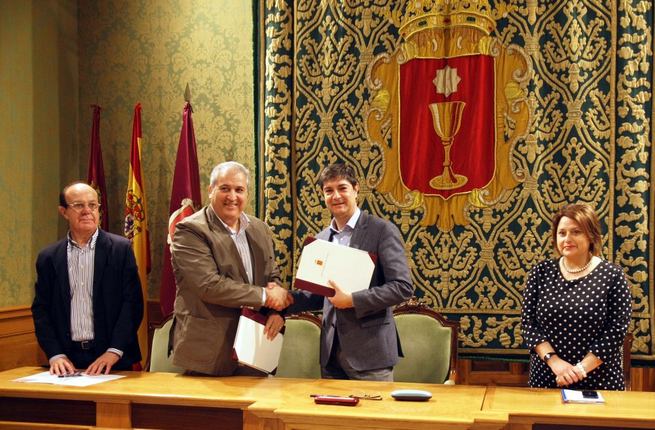 Imagen: El Ayuntamiento y la Agrupación de Hostelería de Cuenca renuevan su convenio de colaboración 