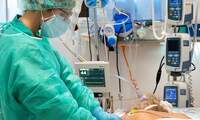 Se mantiene estable el número de pacientes COVID ingresados en UCI en los hospitales de Castilla-La Mancha en la última semana