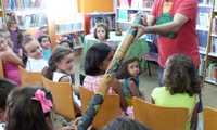 Imagen: Instrumentos musicales y cuentos crean un espacio mágico en la Biblioteca