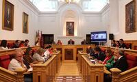 El Ayuntamiento de Toledo aprueba defender una política de vivienda a precio asequible