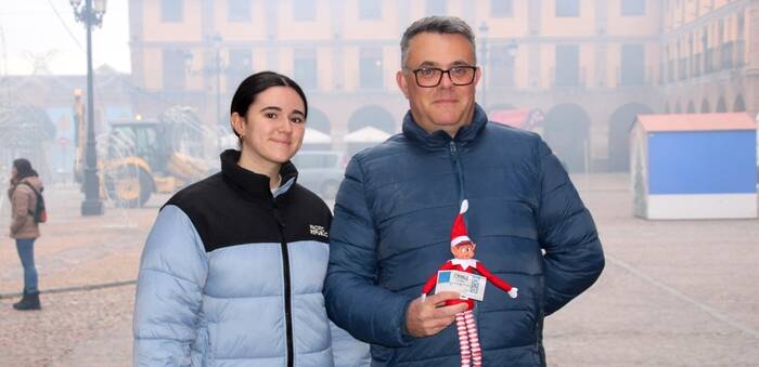 Un establecimiento de loterías de La Solana esconde cinco décimos navideños en la Plaza Mayor