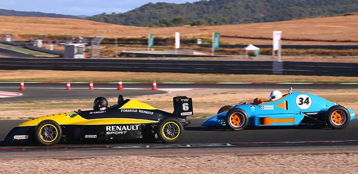 El Circuito de Albacete celebra su segundo fin de semana de tandas libres con motos y coches clásicos