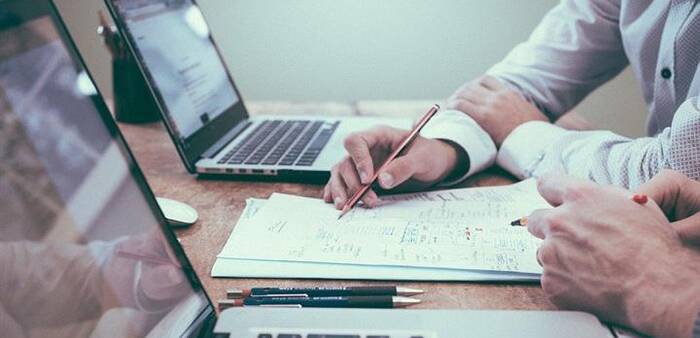 Retrasos en las licencias municipales ponen en riesgo las ayudas a la inversión en Castilla-La Mancha