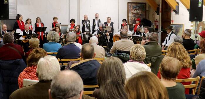 La Rondalla de Almonacid de Zorita lleva la magia de la Navidad al Espacio Cultural El Molino