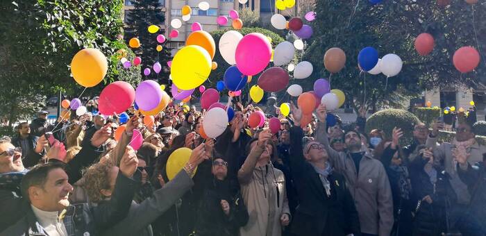 Afanion alza la voz por el cáncer infantil en el Altozano con un emotivo acto reivindicativo
