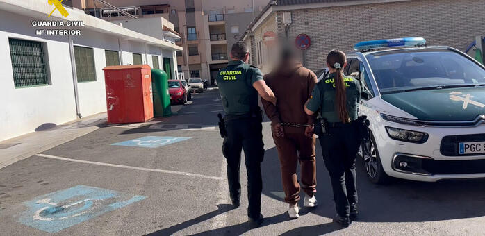 Detenidas ocho personas en Almería por estafar más de medio millón de euros con el método “Man in the middle”