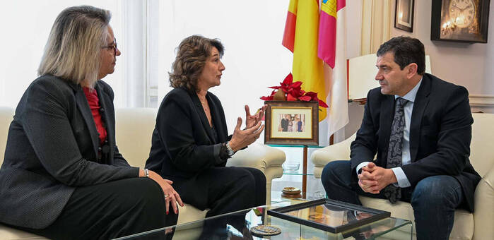 El presidente de la Diputación de Ciudad Real analiza nuevas iniciativas culturales tras el éxito del Centro Cervantino de Almodóvar del Campo