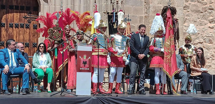 Valverde ensalza en Villahermosa la singularidad que confieren las centurias a las escenificaciones de pasión en Semana Santa