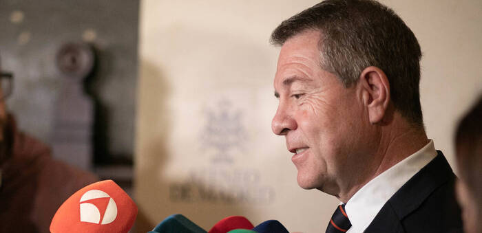 García-Page califica de "incomprensible" la actitud de Leire Díaz y exige aclaraciones en el PSOE