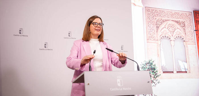 Castilla-La Mancha amplía las ayudas educativas con 110.000 euros más para libros y comedor