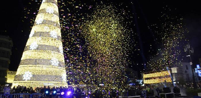 Con un espectáculo de luz y sonido, se encienda la iluminación navideña de Tomelloso