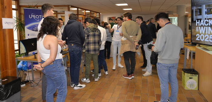 La Escuela Superior de Informática de Ciudad Real refuerza su vínculo con el sector tecnológico en su séptima jornada de empresas