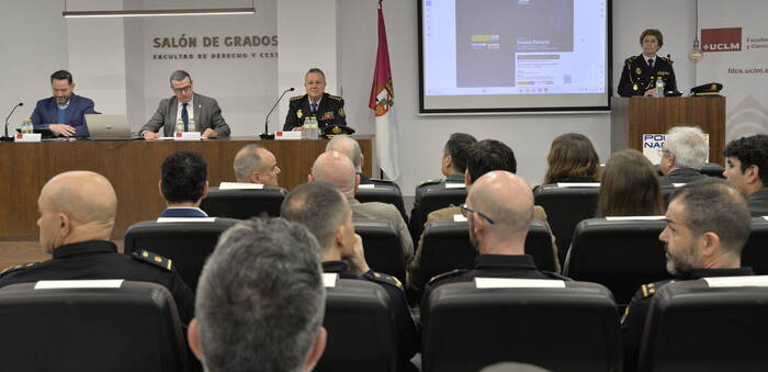 La Facultad de Derecho de Ciudad Real celebra su primera Jornada de Estudios Policiales con un centenar de estudiantes