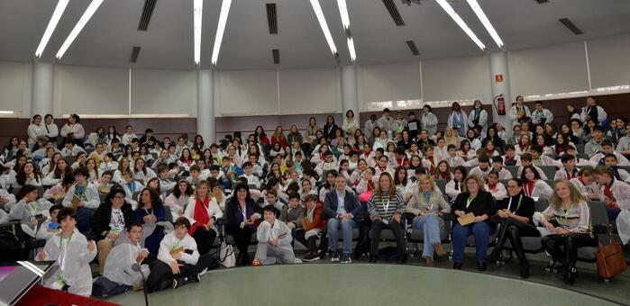 La UCLM promueve el interés por la investigación de un millar de escolares en el Día de la Mujer y la Niña en la Ciencia