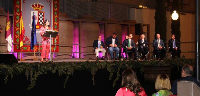 Blanca Fernández destaca el vínculo entre tradición y modernidad en las Fiestas del Vino de Valdepeñas