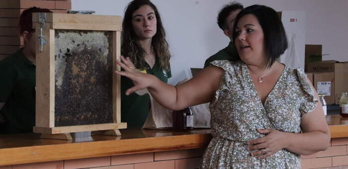 Ana María Megías reivindica “la miel pura” en Fercam
