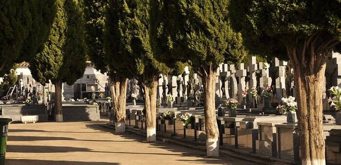 El Cementerio Municipal de Valdepeñas amplía su horario estival para una mejor atención a los visitantes