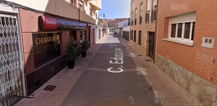 Siete personas resultan intoxicadas por inhalación de humo tras el incendio de una churrería en Alovera (Guadalajara)