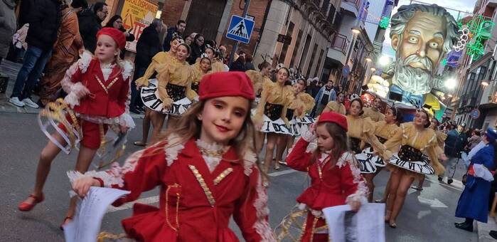 Valdepeñas batirá su récord histórico de participación con 2.200 personas en el XLIV Concurso de Carrozas y Comparsas
