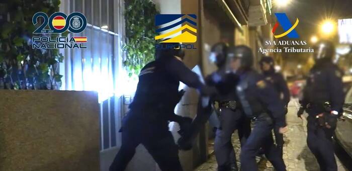 Desmantelada una peligrosa triada china que vendía mujeres para su explotación sexual en España