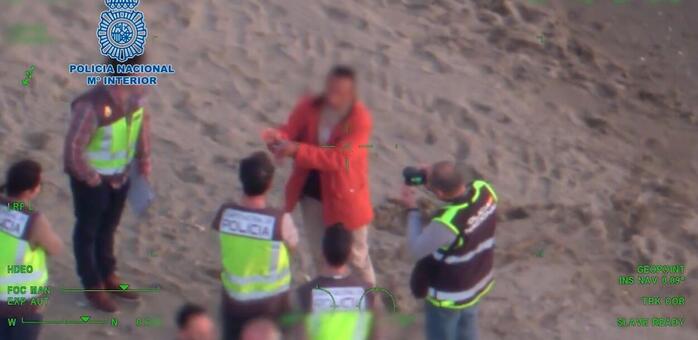 La Policía Nacional resuelve el homicidio de una mujer que fue hallada muerta en una playa de Marbella