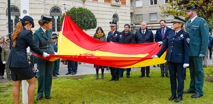Valverde apela a la colaboración institucional como clave para el progreso de la provincia en el acto del Día de la Constitución