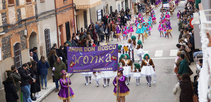 Aldea del Rey vive un Carnaval multitudinario con más de 1.000 participantes en su Gran Desfile de Comparsas