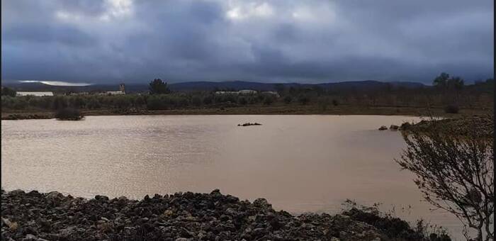 El Charcazo de Vianos renace con las lluvias y recupera su esencia natural e histórica