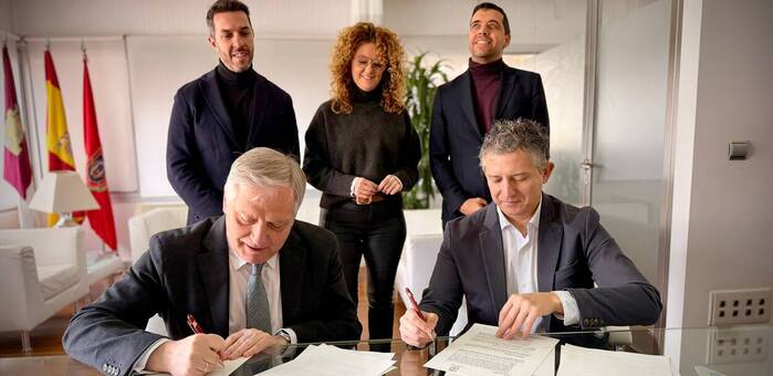 El Ayuntamiento de Ciudad Real y la Escuela Superior de Informática firman un convenio para mejorar la empleabilidad de los graduados