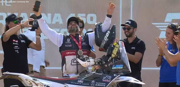 El piloto albaceteño Juan Carlos Torres culmina su sueño al completar el Rally Dakar 2026 en Arabia Saudí