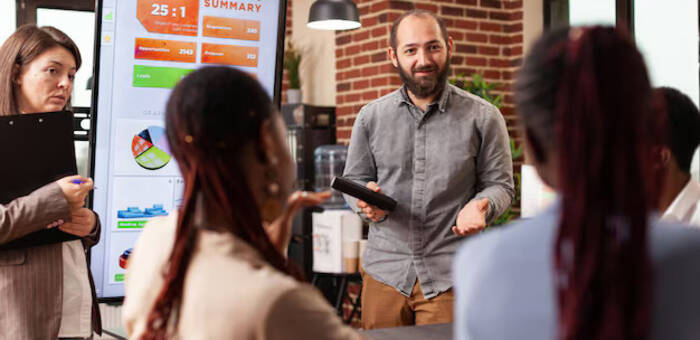 Los negocios físicos obligados a abrir canal online